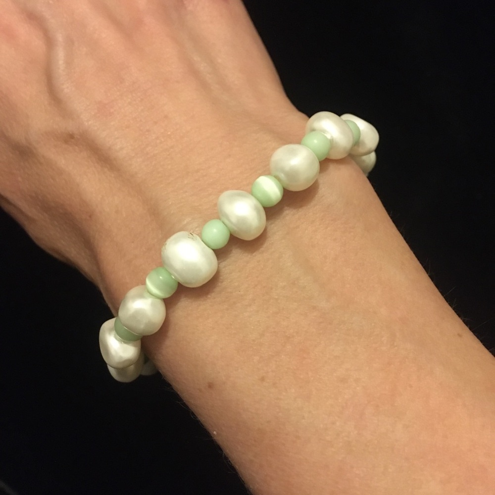 Faux White Pearl and Green Beaded Bracelet